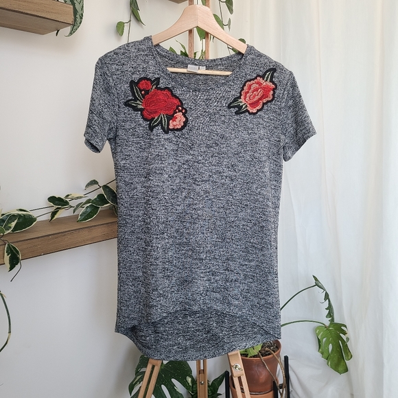 Twik flower patch t-shirt in like new condition - Picture 6 of 7